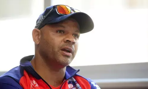 जसप्रीत बुमराह ने टेंबा बवुमा पर कसा था तंज, दक्षिण अफ्रीका के कोच ने प्रतिक्रिया देने से किया इनकार जसप्रीत बुमराह ने टेंबा बवुमा पर कसा था तंज, दक्षिण अफ्रीका के कोच ने प्रतिक्रिया देने से किया इनकार