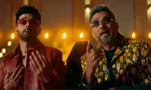 किस किस को प्यार करूं-2 का नया गाना फुर्र रिलीज, कपिल के साथ हनी सिंह का धमाल किस किस को प्यार करूं-2 का नया गाना फुर्र रिलीज, कपिल के साथ हनी सिंह का धमाल