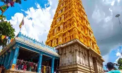 चामुंडेश्वरी मंदिर: महिषासुर का वध कर पहाड़ियों पर विराजी थीं मां चामुंडेश्वरी मंदिर: महिषासुर का वध कर पहाड़ियों पर विराजी थीं मां