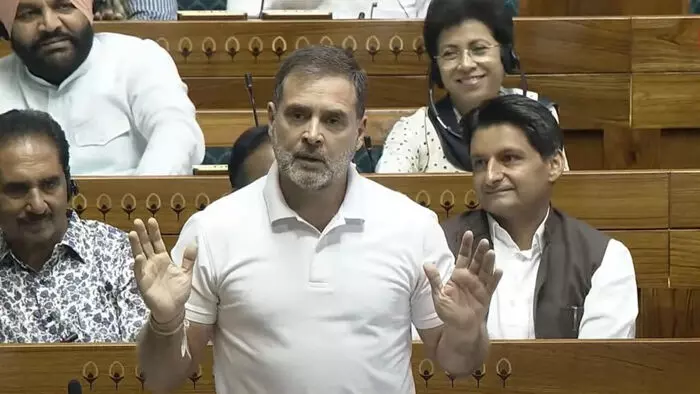 हम अभिमन्यु नहीं अर्जुन हैं चक्रव्यूह बेधेंगे और बाहर भी आएंगे : राहुल हम अभिमन्यु नहीं अर्जुन हैं चक्रव्यूह बेधेंगे और बाहर भी आएंगे : राहुल