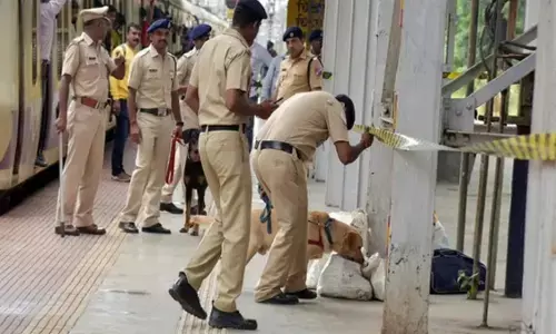 मुंबई : नेवल डॉक पर आतंकवादी हमले की मिली धमकी भरी कॉल , सुरक्षा एजेंसियां अलर्ट मोड पर