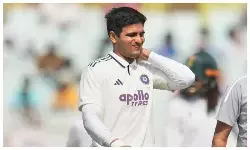 शुभमन गिल को अस्पताल से मिली छुट्टी, गुवाहाटी टेस्ट में खेलने पर सस्पेंस बरकरार शुभमन गिल को अस्पताल से मिली छुट्टी, गुवाहाटी टेस्ट में खेलने पर सस्पेंस बरकरार