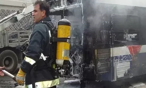 सऊदी अरब में बड़ा हादसा, मक्का से मदीना जा रहे 42 भारतीयों की मौत सऊदी अरब में बड़ा हादसा, मक्का से मदीना जा रहे 42 भारतीयों की मौत