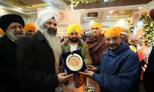 श्री गुरु तेग बहादुर साहिब के 350वीं शहीदी दिवस पर आयोजित कीर्तन दरबार में केजरीवाल ने कहा, ‘‘गुरु साहिब जैसा बलिदान इतिहास में नहीं मिलता’’