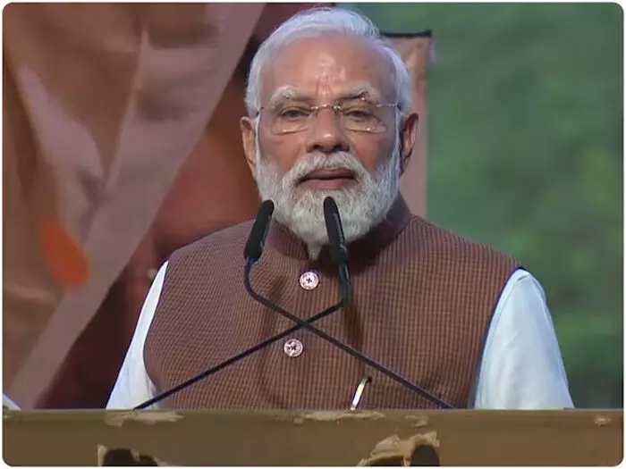 मोदी 25 नवंबर को अयोध्या में राम जन्मभूमि मंदिर जाएंगे, फहराएंगे भगवा झंडा, सभा को भी करेंगे संबोधित मोदी 25 नवंबर को अयोध्या में राम जन्मभूमि मंदिर जाएंगे, फहराएंगे भगवा झंडा, सभा को भी करेंगे संबोधित