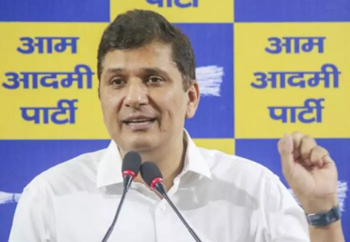 बुक्ड प्रॉपर्टी को बिजली कनेक्शन देने के मामले में आप ने सरकार को घेरा बुक्ड प्रॉपर्टी को बिजली कनेक्शन देने के मामले में आप ने सरकार को घेरा