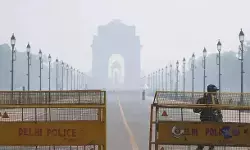 दिल्ली गैस चेंबर में तब्दील, एक्यूआई 400 के पार