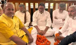 बिहार चुनाव के बाद प्रशांत किशोर का गांधी आश्रम में मौन उपवास बिहार चुनाव के बाद प्रशांत किशोर का गांधी आश्रम में मौन उपवास