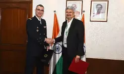 भारत और फ्रांस ने जॉइंट इनोवेशन को बढ़ावा देने के लिए नया डिफेंस समझौता किया भारत और फ्रांस ने जॉइंट इनोवेशन को बढ़ावा देने के लिए नया डिफेंस समझौता किया