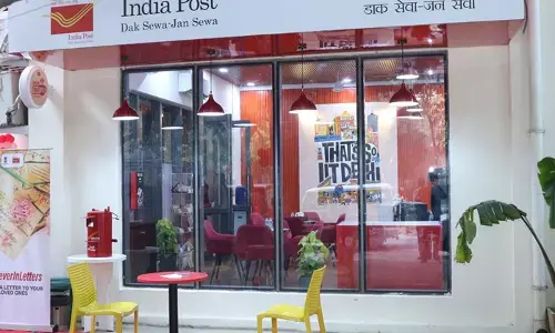 भारतीय डाक ने आईआईटी दिल्ली में पहले जेन-जी थीम वाले रिवैम्प्ड डाकघर का उद्घाटन किया