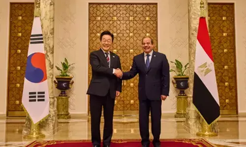 दक्षिण कोरिया और मिस्र के बीच कई डील हुई सील, वैश्विक शांति को दोनों देशों ने बताया जरूरी दक्षिण कोरिया और मिस्र के बीच कई डील हुई सील, वैश्विक शांति को दोनों देशों ने बताया जरूरी
