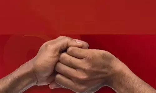 छोटी क्रिया में बड़े लाभ : तन-मन को संतुलित कर इंटरनल पावर को बूस्ट करता है गणेश हस्त मुद्रा छोटी क्रिया में बड़े लाभ : तन-मन को संतुलित कर इंटरनल पावर को बूस्ट करता है गणेश हस्त मुद्रा