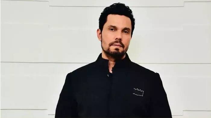 रणदीप हुड्डा ने 120 बहादुर टीम को दी बधाई, बताया त्याग और बहादुरी की शानदार कहानी रणदीप हुड्डा ने 120 बहादुर टीम को दी बधाई, बताया त्याग और बहादुरी की शानदार कहानी