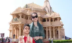 बाबा सोमनाथ के दर पर पहुंची कंगना रनौत, प्रसाद स्वरूप मिली मां पार्वती की साड़ी