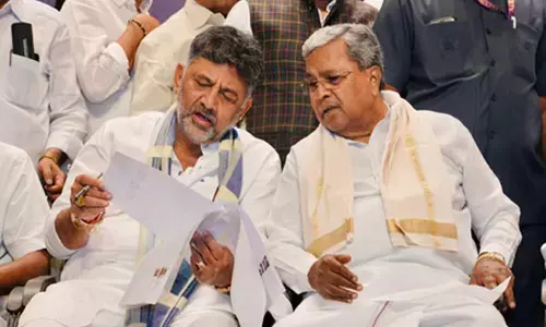 कर्नाटक कांग्रेस अंतर्कलह पर बोले डीके शिवकुमार, हमें सिद्धारमैया की बात सुननी होगी