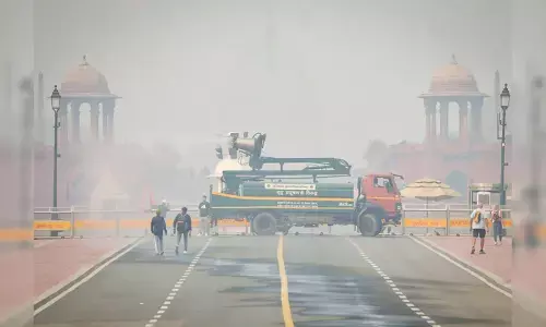 एनसीआर में ठंड ने दी दस्तक, तापमान में गिरावट जारी