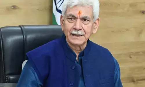 ऑपरेशन दृष्टि: एलजी मनोज सिन्हा ने आर्म्ड फोर्सेज की सेवाओं को सराहा, आई कैंप से लोगों को मिला लाभ