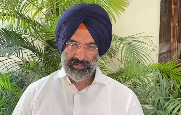 दिल्ली में बायोमास बर्निंग रोकने की दिशा में हीटर वितरण बड़ा कदम : मनजिंदर सिंह सिरसा दिल्ली में बायोमास बर्निंग रोकने की दिशा में हीटर वितरण बड़ा कदम : मनजिंदर सिंह सिरसा