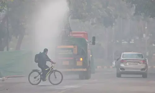 दिल्ली एनसीआर में हवा जहरीली, एक्यूआई 380 पार