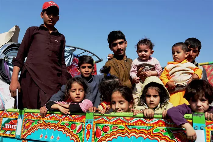 ईरान और पाकिस्तान से एक दिन में 11 हजार से अधिक अफगान शरणार्थियों की जबरन वापसी ईरान और पाकिस्तान से एक दिन में 11 हजार से अधिक अफगान शरणार्थियों की जबरन वापसी