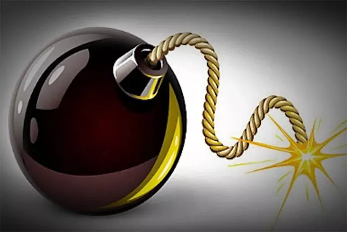 हैदराबाद जा रही गल्फ एयर फ्लाइट में बम की धमकी, मुंबई में उतारा गया विमान