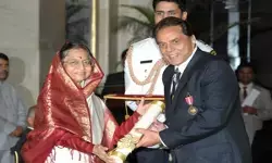 धर्मेंद्र : पद्म भूषण से लेकर लाइफटाइम अवॉर्ड्स जीतकर बने सिनेमा के बादशाह