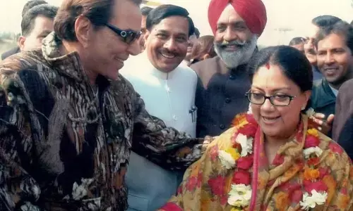 धर्मेंद्र सिर्फ सिनेमा में नहीं, बल्कि राजनीति में भी उतरे थे , राजस्थान की इस सीट से लड़ा था चुनाव धर्मेंद्र सिर्फ सिनेमा में नहीं, बल्कि राजनीति में भी उतरे थे , राजस्थान की इस सीट से लड़ा था चुनाव