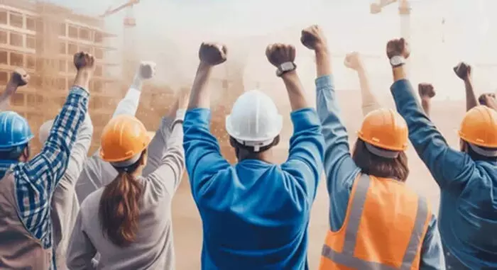 चार नई श्रम संहिताएं बेहतर वेतन, सामाजिक सुरक्षा और कामगारों का कल्याण सुनिश्चित करेंगी : भारतीय मजदूर संघ चार नई श्रम संहिताएं बेहतर वेतन, सामाजिक सुरक्षा और कामगारों का कल्याण सुनिश्चित करेंगी : भारतीय मजदूर संघ