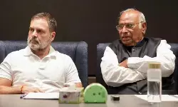 खरगे-राहुल, प्रियंका ने शिवराज पाटिल के निधन पर जताया शोक, कहा- उनका जाना कांग्रेस परिवार के लिए अपूर्णीय क्षति खरगे-राहुल, प्रियंका ने शिवराज पाटिल के निधन पर जताया शोक, कहा- उनका जाना कांग्रेस परिवार के लिए अपूर्णीय क्षति