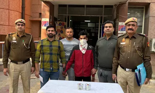 दिल्ली पुलिस ने कुख्यात ड्रग तस्कर को किया गिरफ्तार, हेरोइन और कैश बरामद दिल्ली पुलिस ने कुख्यात ड्रग तस्कर को किया गिरफ्तार, हेरोइन और कैश बरामद