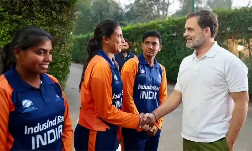 विमेंस ब्लाइंड टी20 विश्व कप विजेता टीम से मिले राहुल गांधी