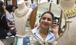 सोना-चांदी के घटे दाम, शादी के सीजन में  कीमतों में आई गिरावट, जानिए आज का रेट