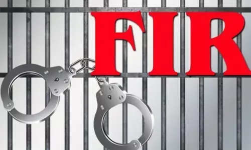 मुंबई : चमत्कारी बाल दिखाकर 10 लाख के सोने की ठगी, पुलिस ने किया मामला दर्ज मुंबई : चमत्कारी बाल दिखाकर 10 लाख के सोने की ठगी, पुलिस ने किया मामला दर्ज