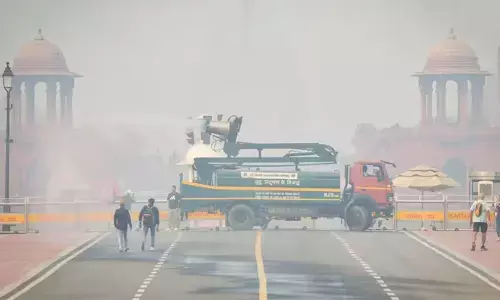 दिल्ली-एनसीआर में बढ़ी ठंड, हवा फिर जहरीली