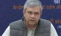 पीएम मोदी के नेतृत्व में 2014 की तुलना में उत्तर प्रदेश का रेलवे बजट 18 गुना बढ़ा: अश्विनी वैष्णव पीएम मोदी के नेतृत्व में 2014 की तुलना में उत्तर प्रदेश का रेलवे बजट 18 गुना बढ़ा: अश्विनी वैष्णव