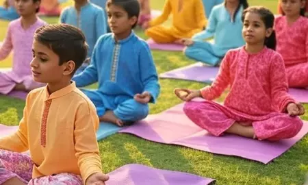 बचपन में योग शुरू करने के लाभ, बच्चों का शरीर, मन और भावनाएं होते हैं मजबूत