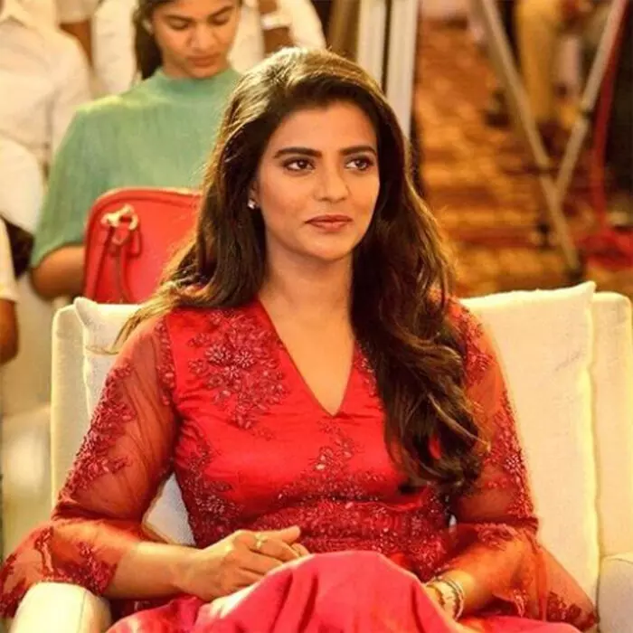 साउथ सिनेमा की जानी-मानी अभिनेत्री ऐश्वर्या राजेश ने एक्टिंग को बताया लंबा सफर साउथ सिनेमा की जानी-मानी अभिनेत्री ऐश्वर्या राजेश ने एक्टिंग को बताया लंबा सफर