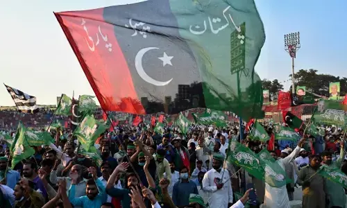 पाकिस्तान में हालात तनावपूर्ण, पीटीआई समेत विपक्षी गठबंधन ने पूरे देश में विरोध प्रदर्शन की दी चेतावनी