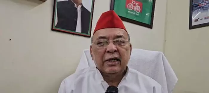 सपा और कांग्रेस के रिश्तों में अविश्वास, गठबंधन की राजनीति पर गहराया संकट सपा और कांग्रेस के रिश्तों में अविश्वास, गठबंधन की राजनीति पर गहराया संकट