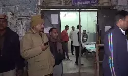 दिल्ली एमसीडी उपचुनाव : 12 वार्डों में मतदान जारी, 53 उम्मीदवार मैदान में दिल्ली एमसीडी उपचुनाव : 12 वार्डों में मतदान जारी, 53 उम्मीदवार मैदान में