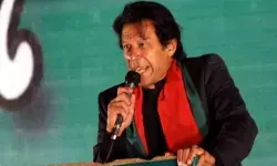 इमरान खान की बहनों को शर्म से मर जाना चाहिए?: पाकिस्तानी मंत्री अत्ताउल्लाह तरार