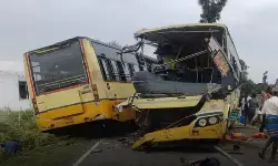 तमिलनाडु में बसों की भीषण टक्कर, 12 की मौत, 40 घायल तमिलनाडु में बसों की भीषण टक्कर, 12 की मौत, 40 घायल