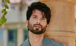 इंडस्ट्री में लंबा टिकना है तो लुक्स नहीं, अभिनय पर काम करो: शाहिद कपूर