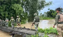 मणिपुर में सुरक्षाबलों का तलाशी अभियान तेज, उग्रवादियों को किया गिरफ्तार, 57 लाख रुपए बरामद मणिपुर में सुरक्षाबलों का तलाशी अभियान तेज, उग्रवादियों को किया गिरफ्तार, 57 लाख रुपए बरामद