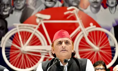 अखिलेश यादव का बड़ा आरोप, कहा-बड़े पैमाने पर वोटर लिस्ट से नाम हटा रही ईसीआई-भाजपा