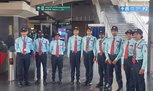 हैदराबाद मेट्रो में 20 ट्रांसजेंडर्स बतौर सुरक्षाकर्मी तैनात हैदराबाद मेट्रो में 20 ट्रांसजेंडर्स बतौर सुरक्षाकर्मी तैनात