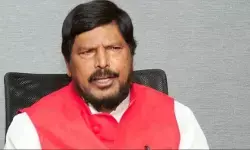 कांग्रेस पर रामदास आठवले का तंज, तुम अगर लाना है तो लाओ... कांग्रेस पर रामदास आठवले का तंज, तुम अगर लाना है तो लाओ...