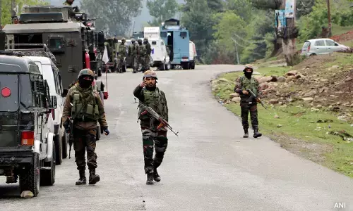 जम्मू कश्मीर : सर्दियों में सीमा और एलओसी पर घुसपैठ करने वाले आतंकियों से निपटने की तैयारी में सुरक्षाबल