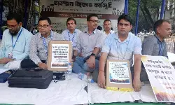 पश्चिम बंगालः एसआईआर से क्यों परेशान हैं बीएलओ!