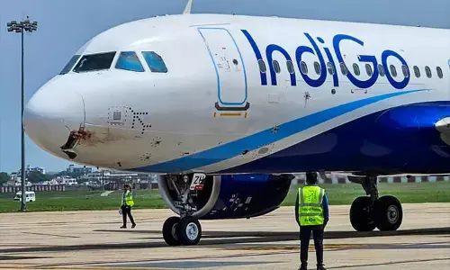 इंडिगो ने स्टाफ की कमी के चलते कई उड़ानों को रद्द किया